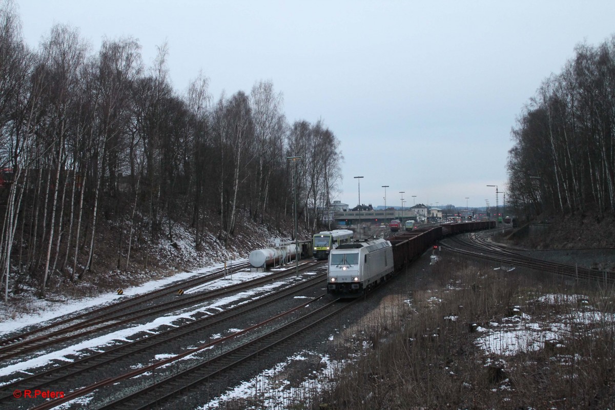 76 111 verlässt Marktredwitz mit dem Könitzer Schrott nach Cheb. 04.03.16