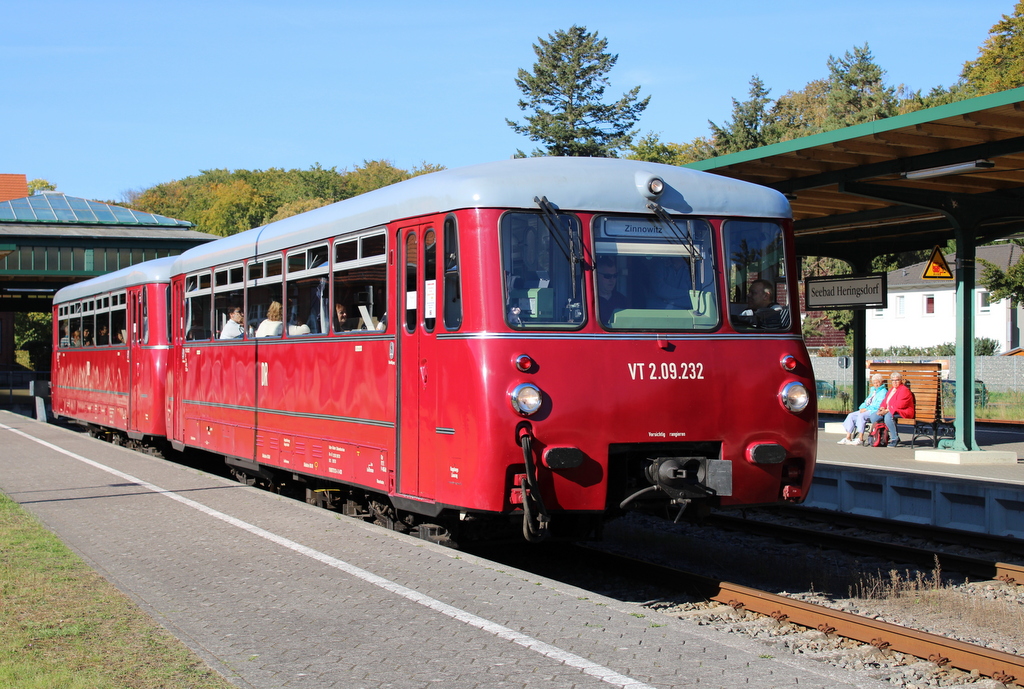 772 132-6+772 171-4 als Privater SDZ von Seebad Heringsdorf nach Zinnowitz bei der Ausfahrt im Seebad Heringsdorf.09.10.2021