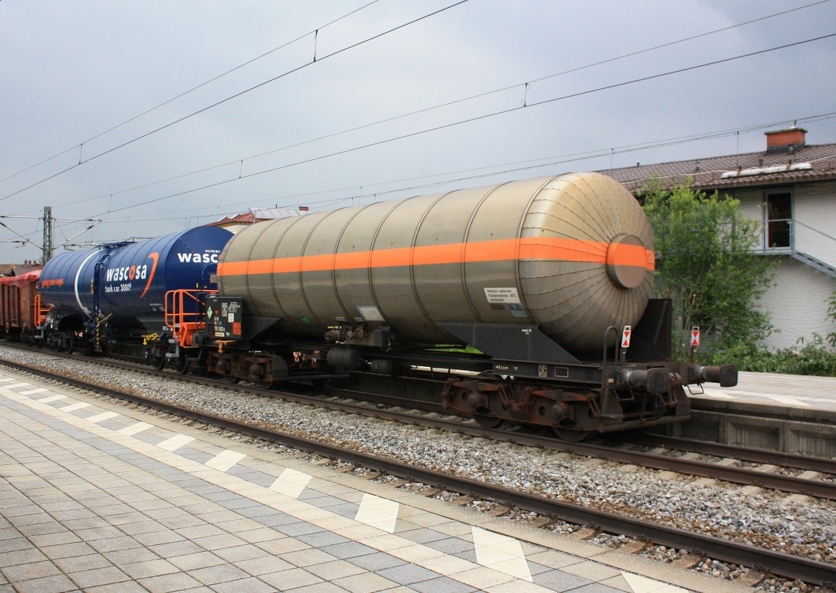 7813 033-1 am 24. Mai 2013 im Bahnhof von Prien am Chiemsee.