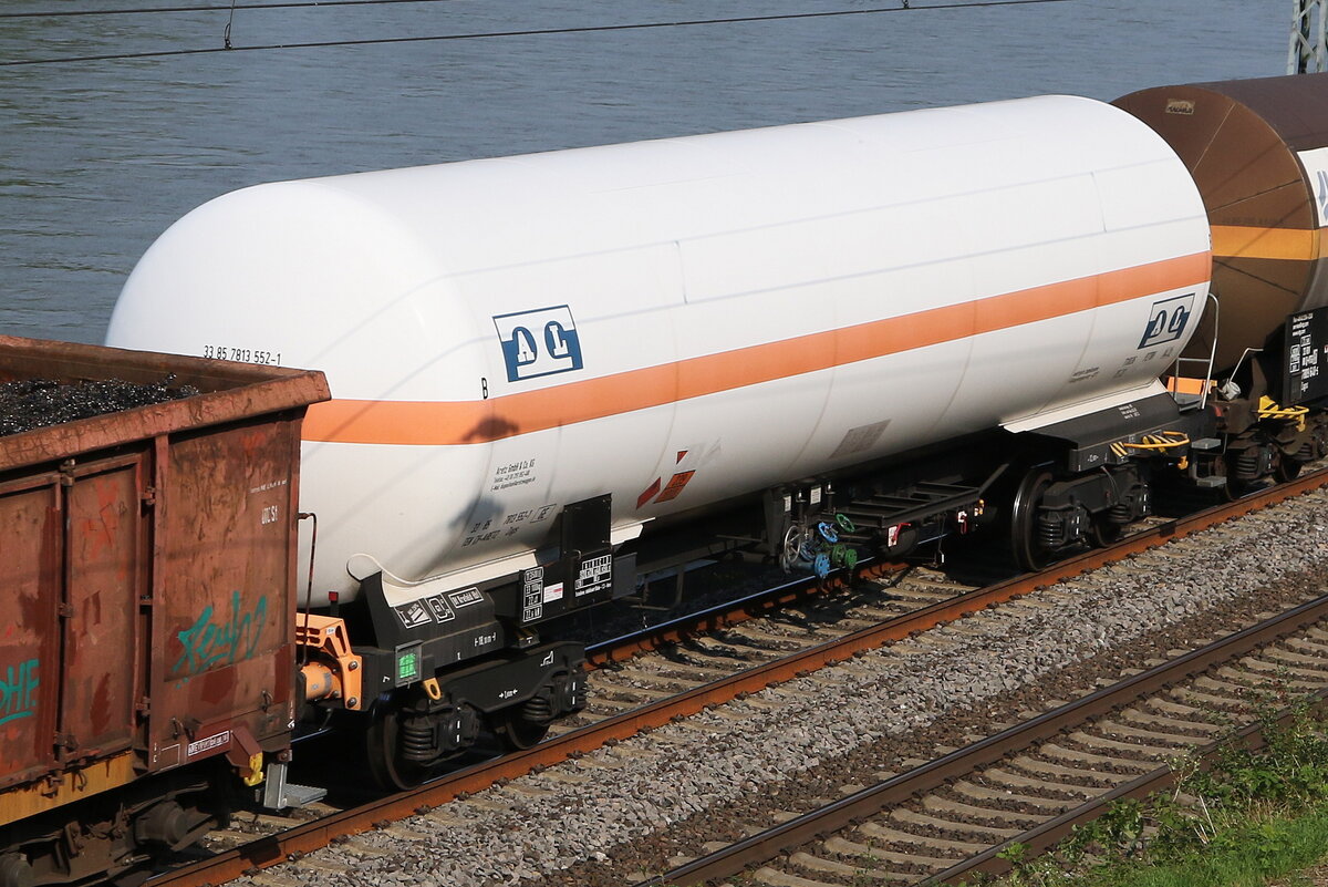 7813 552 (Zags) der  ARETZ-GmbH  am 23. Juli 2021 bei Lorch am Rhein.