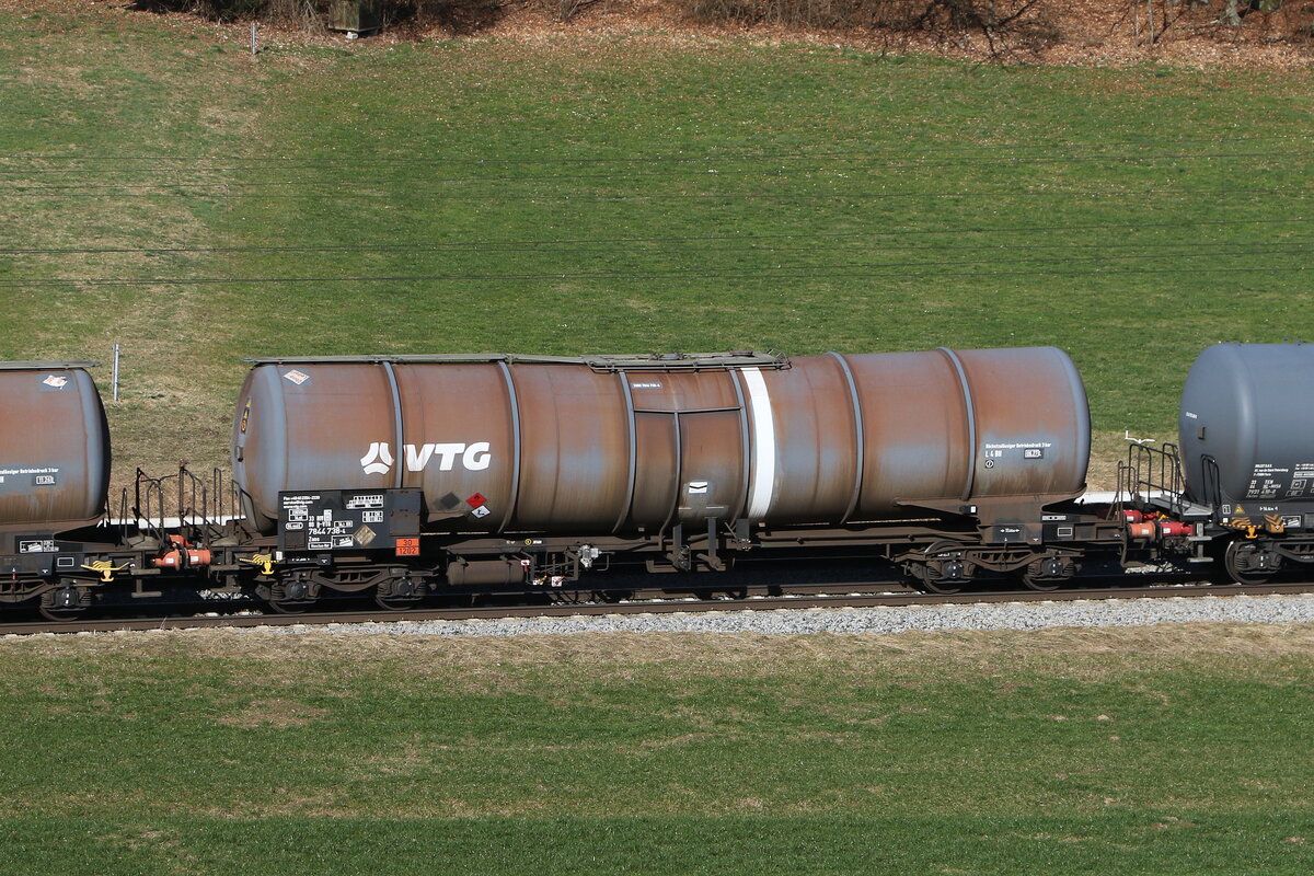 7844 738 (Zans) von  VTG  am 18. Februar 2024 bei Axdorf.