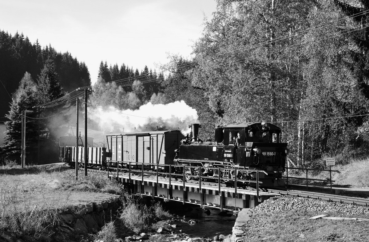 99 1590-1 bei der Einfahrt in Schmalzgrube am 24.10.1985 bzw am 24.10.2015