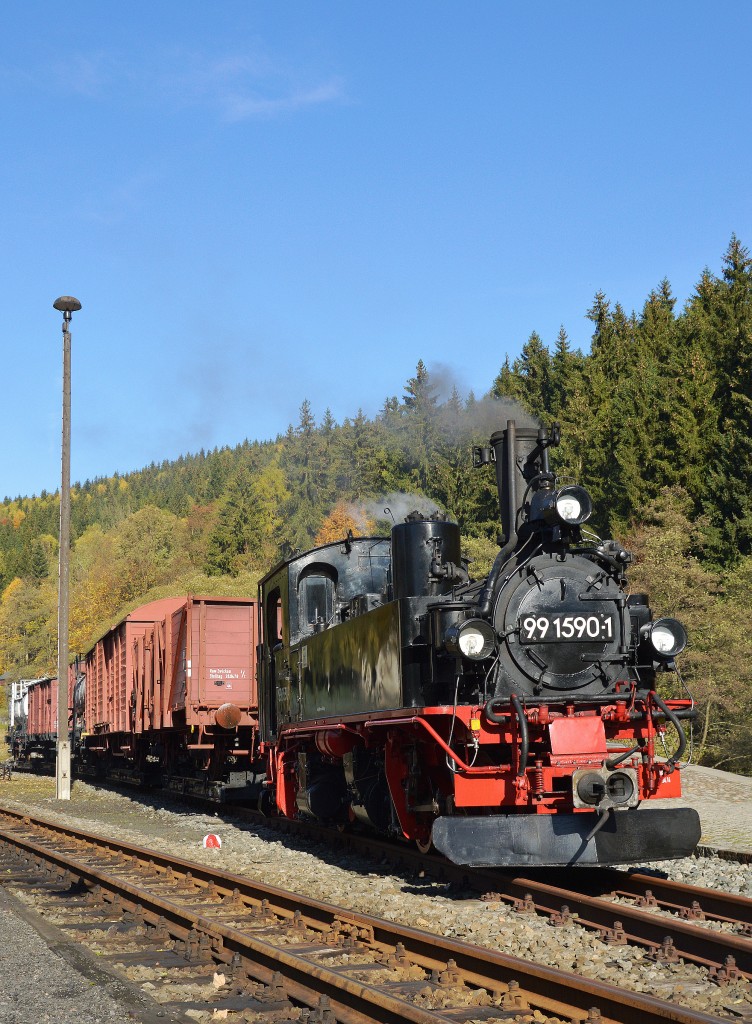 99 1590-1 in Schmalzgrube mit einem Fotozug am 24.10.2015