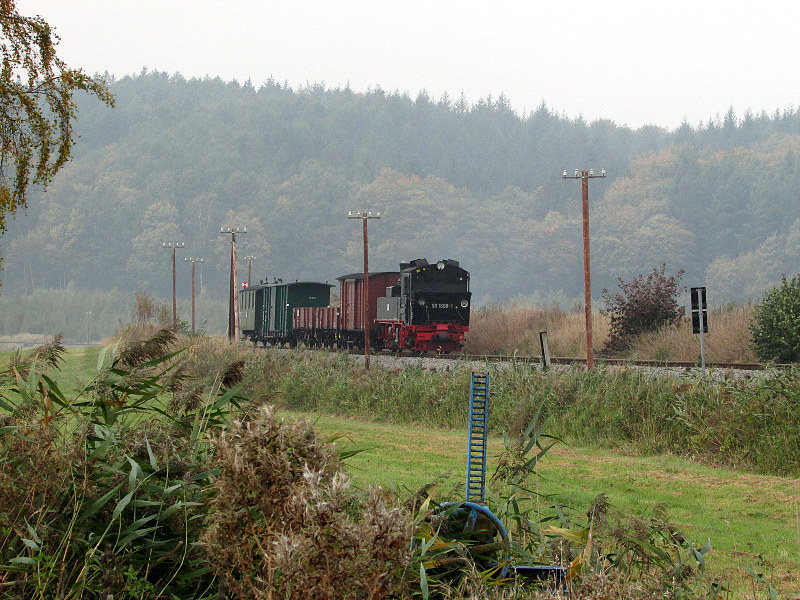 99 1608-1 kurz vor Serams an der G�llegrube am 12.Okt.2013