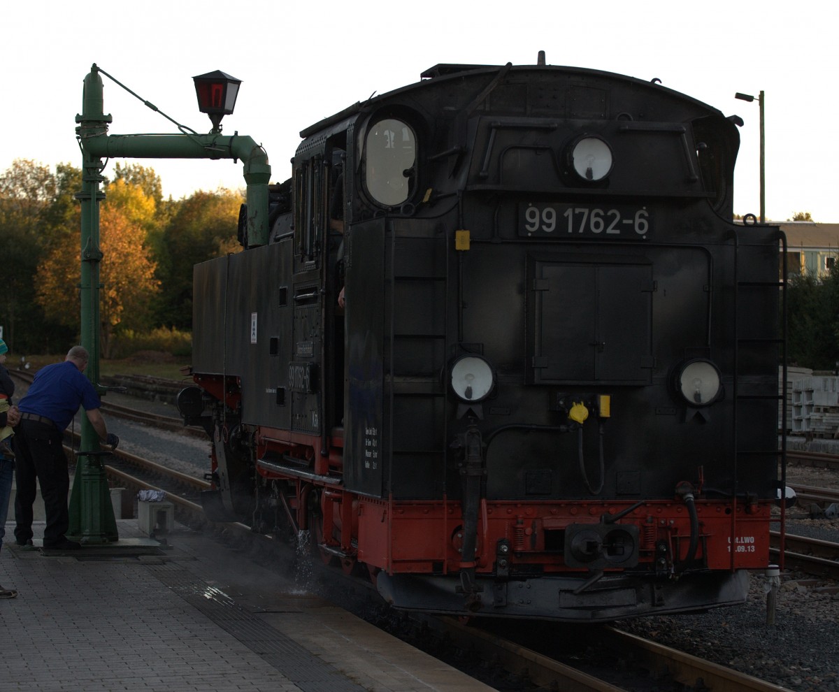 99 1762-6 am Wasserkran in Dipps. 17.10.2014 17:31 Uhr.