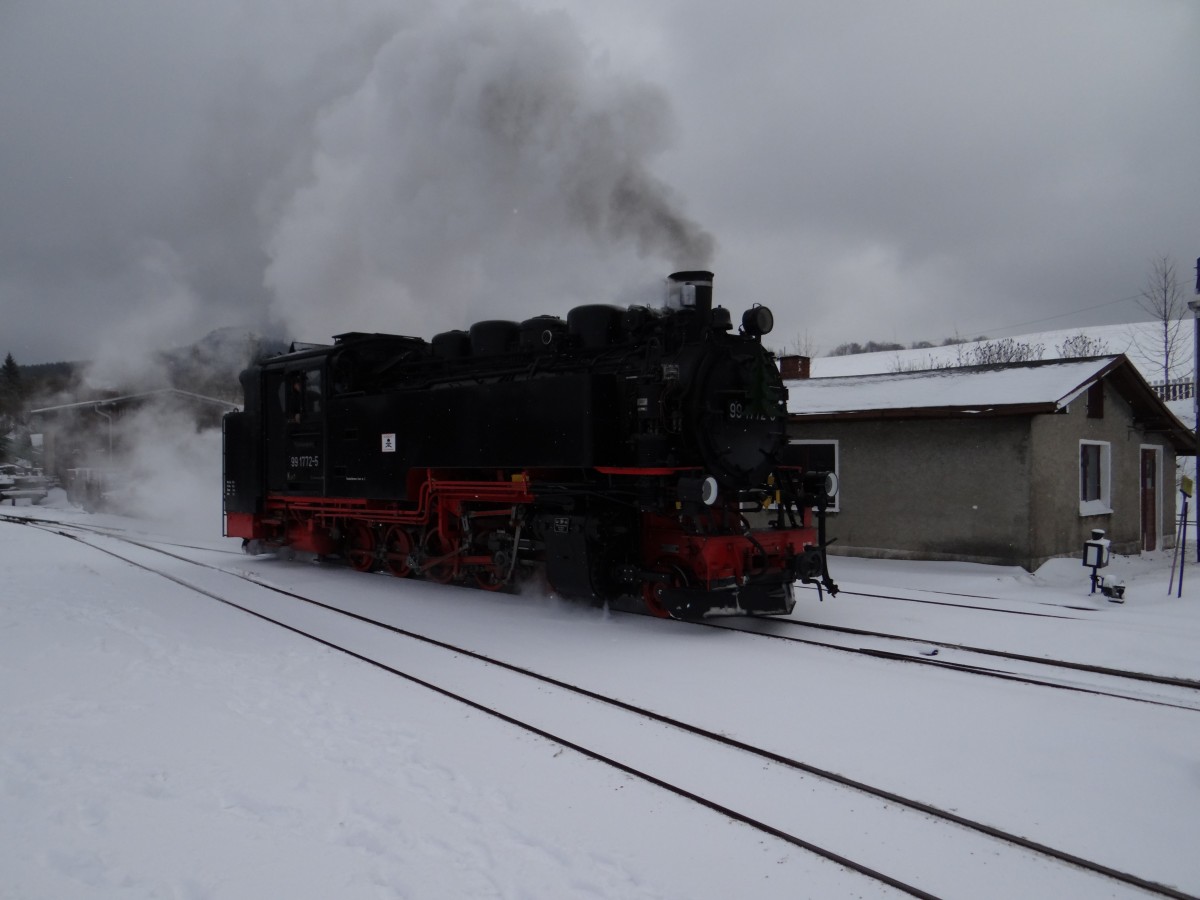 99 1772-5 der Fichtelbergbahn zu sehen am 04.01.15 in Cranzahl.