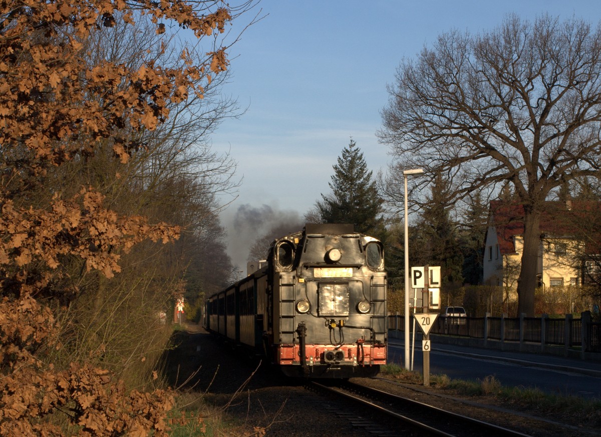 99 1777-4 mit dem Fr�hzug aus Radeburg in der Pestalozzistra�e.21.03.2014 07:03Uhr.