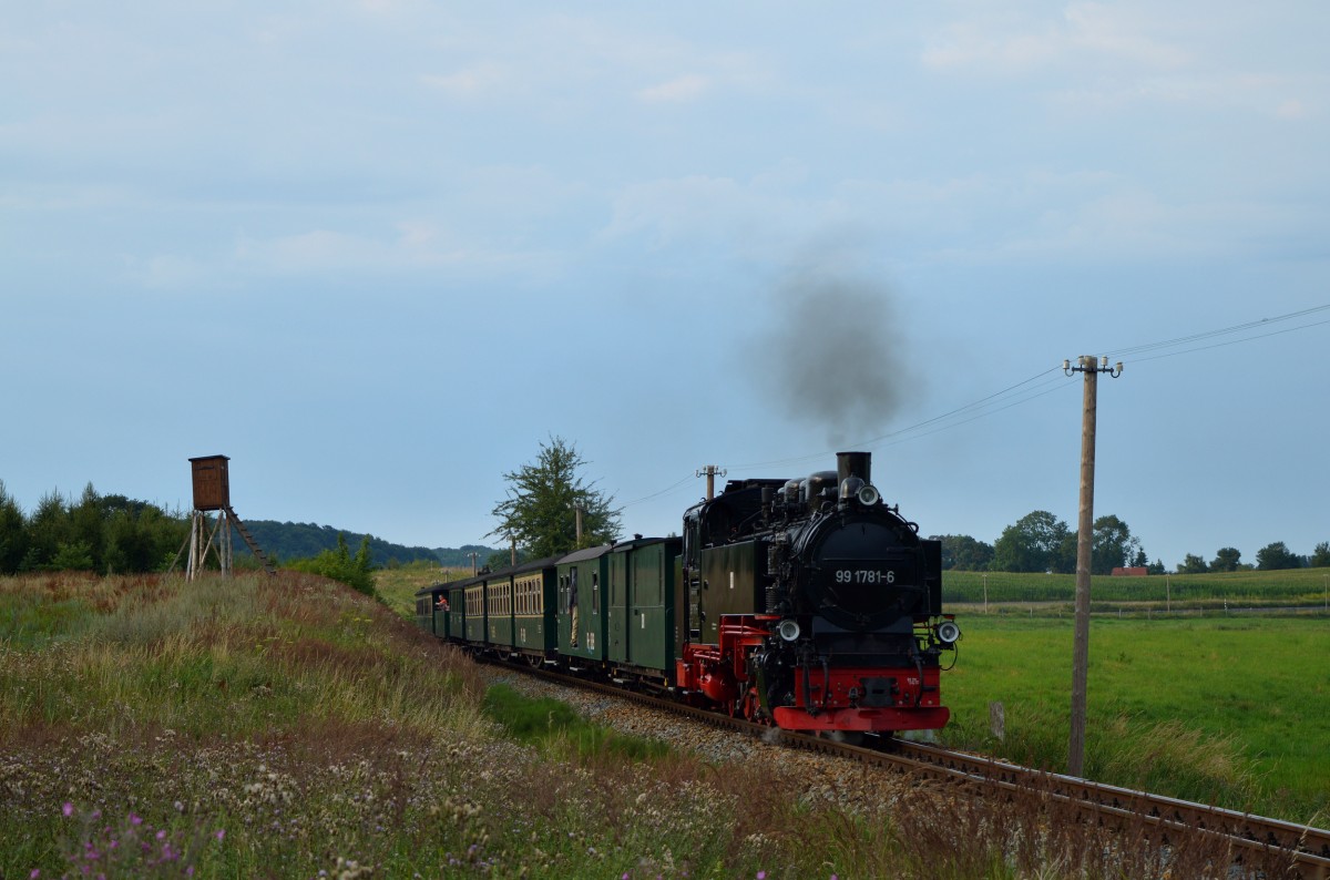 99 1781-6 strebt mit P 110 Seelvitz am 08.08.2015 entgegen.