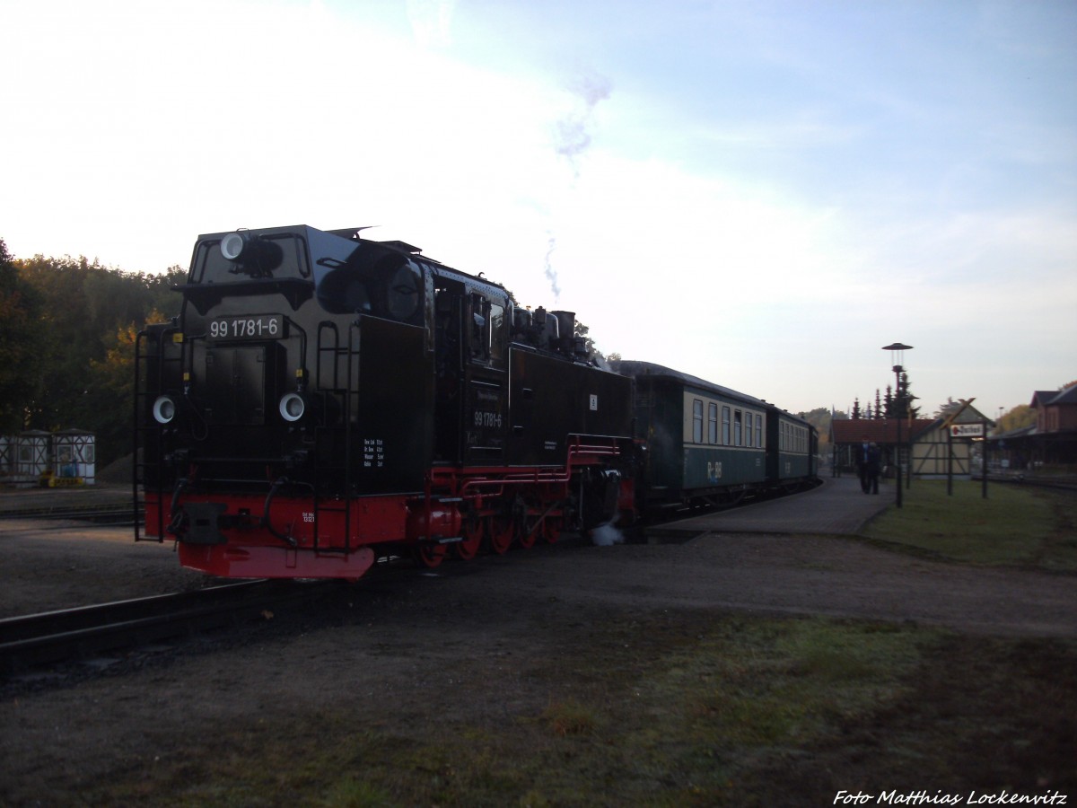 99 1781 mit dem P 101 mit ziel Ostseebad Ghren im Bahnhof Putbus am 7.10.13