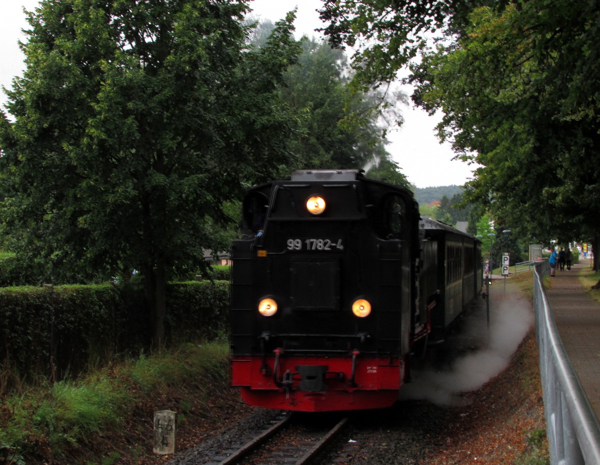 99 1782-4 bei der Ausfahrt mit P 225 aus Binz am 02.08.2014