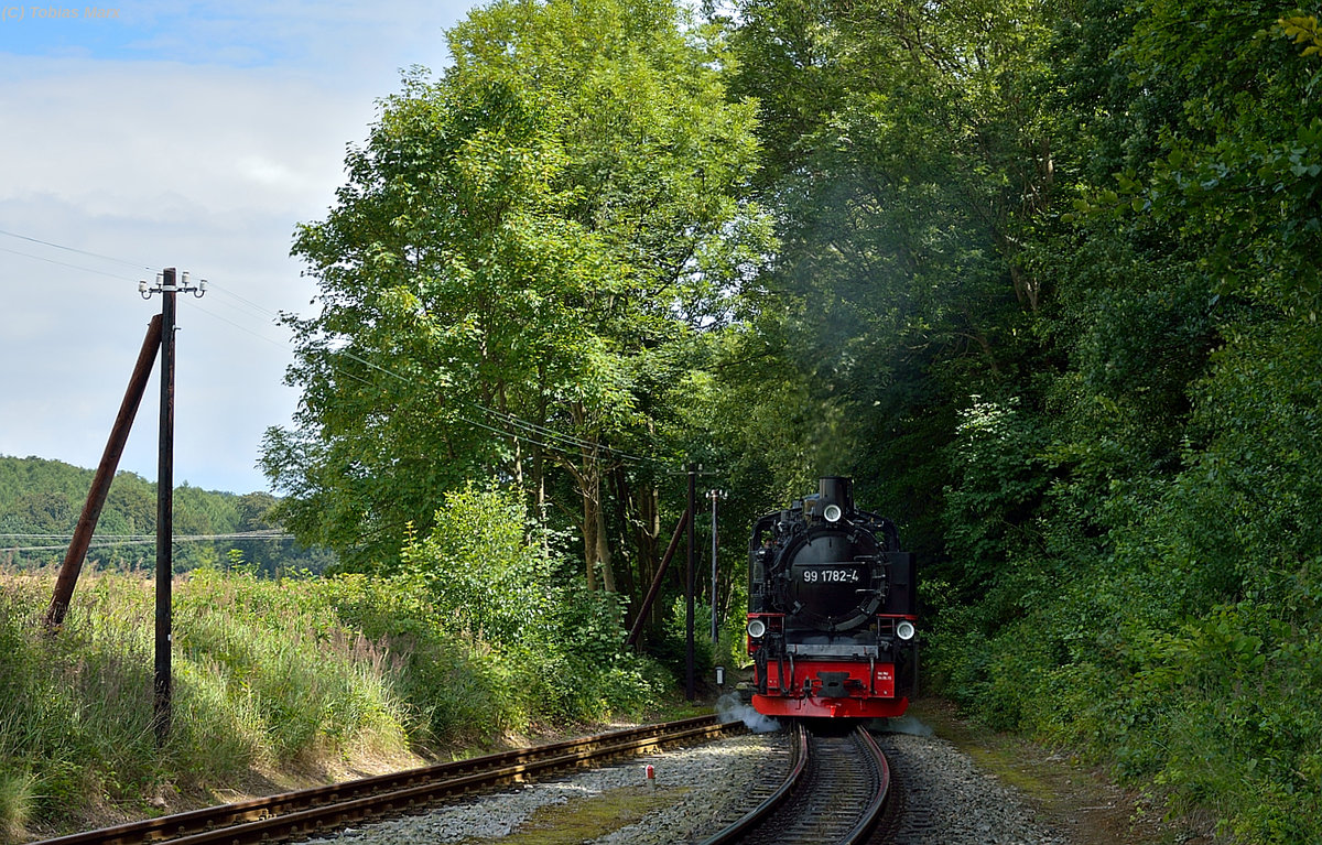 99 1782-4 bei der Einfahrt mit P 104 in Garftitz am 19.07.2016