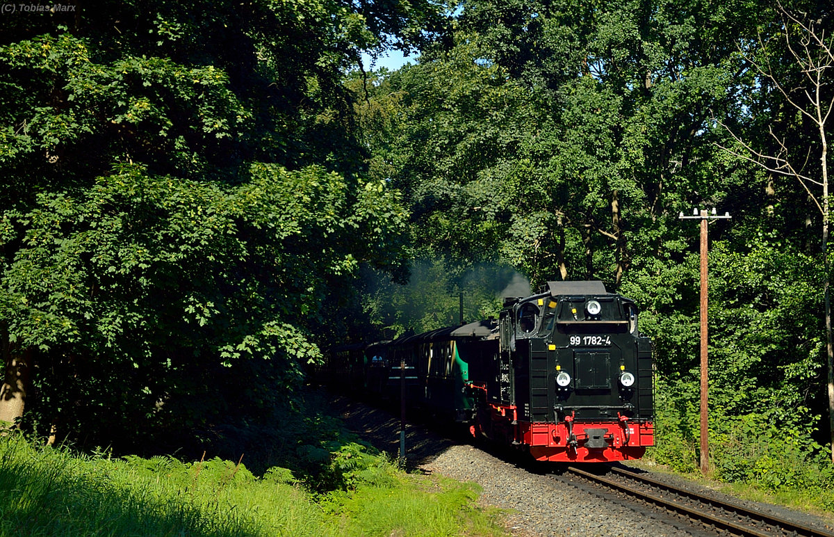 99 1782-4 mit P 101 bei der Einfahrt in Göhren am 22.07.2016