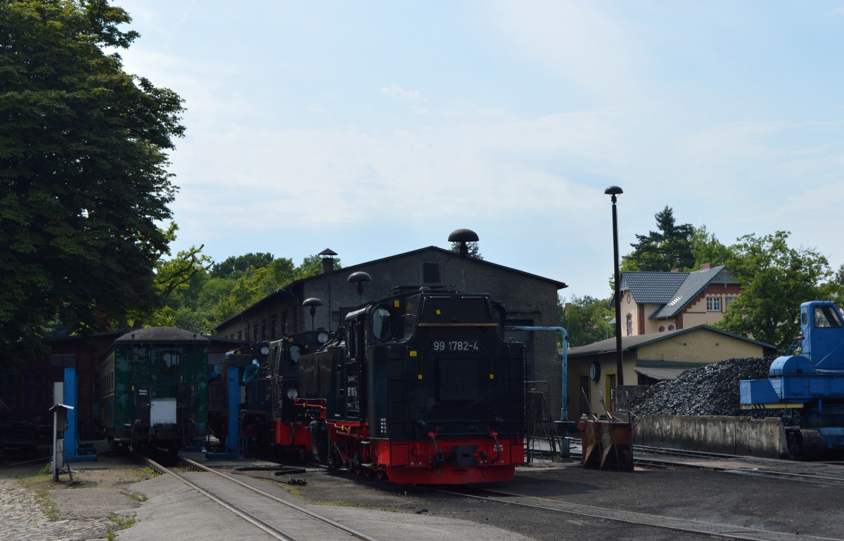 99 1782-4 war am 08.08.2015 hinter den beiden Burgfräuleins 99 4801-9 und 99 4802-7 im BW Putbus abgestellt