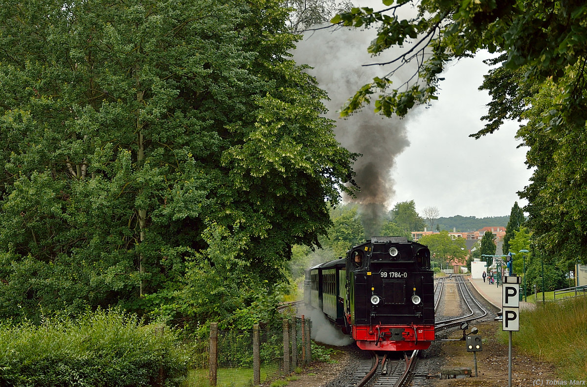 99 1784-0 bei der Ausfahrt mit P 223 aus Binz am 18.07.2016.