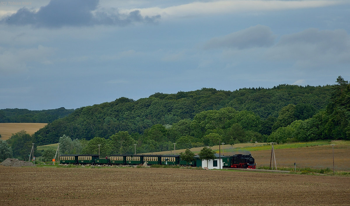 99 1784-0 mit P 232 bei der Durchfahrt durch Seelvitz am 18.07.2016
