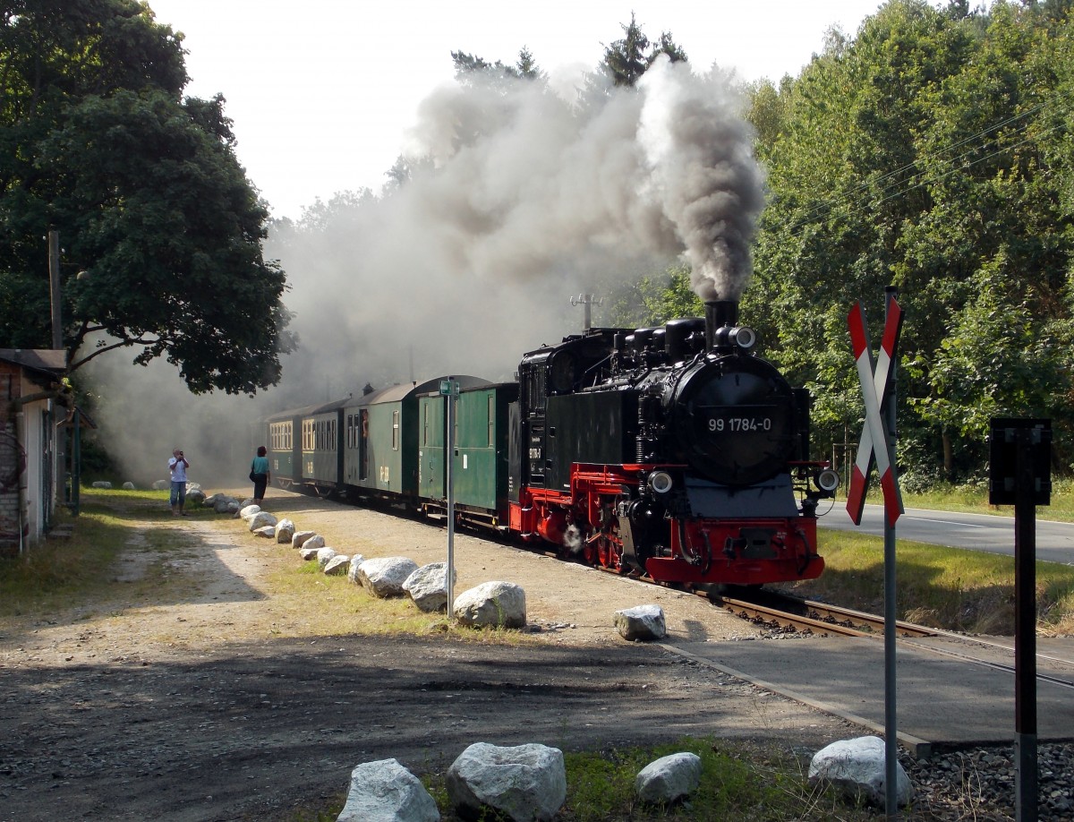 99 1784-0 musste am 01.08.2014 mit P 102 in Philipshagen halten.Fotograf war mein Vater Stefan Marx.