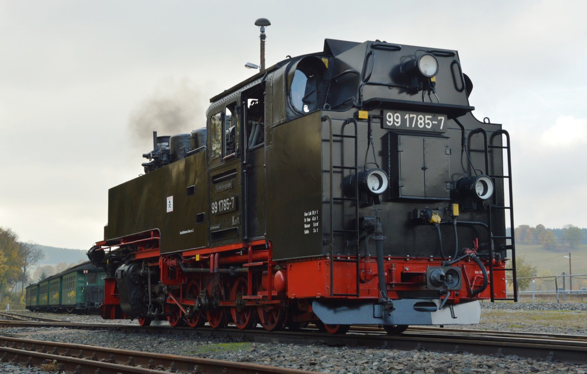 99 1785-7 am 26.10.2015 in Cranzahl.