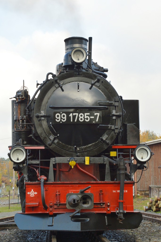 99 1785-7 am 26.10.2015 in Cranzahl.