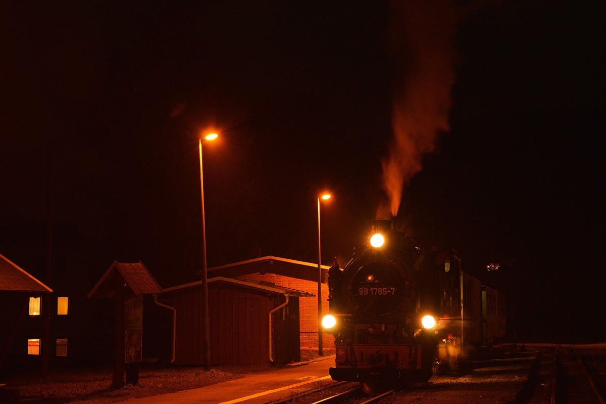 99 1785-7 mit P 1011 in Neudorf am 26.10.2015