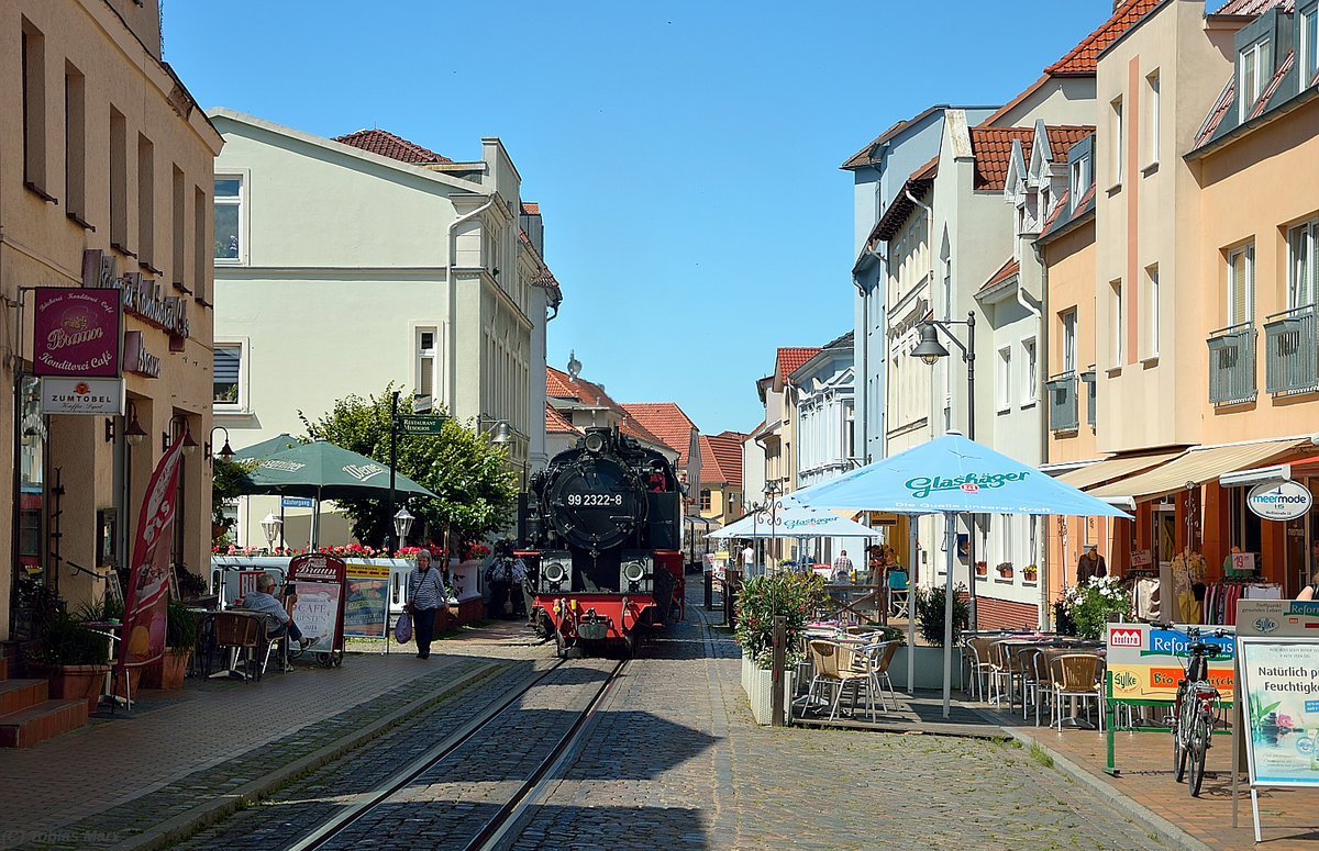 99 2322-8 bei der Ortsdurchfahrt durch Bad Doberan am 20.07.2016