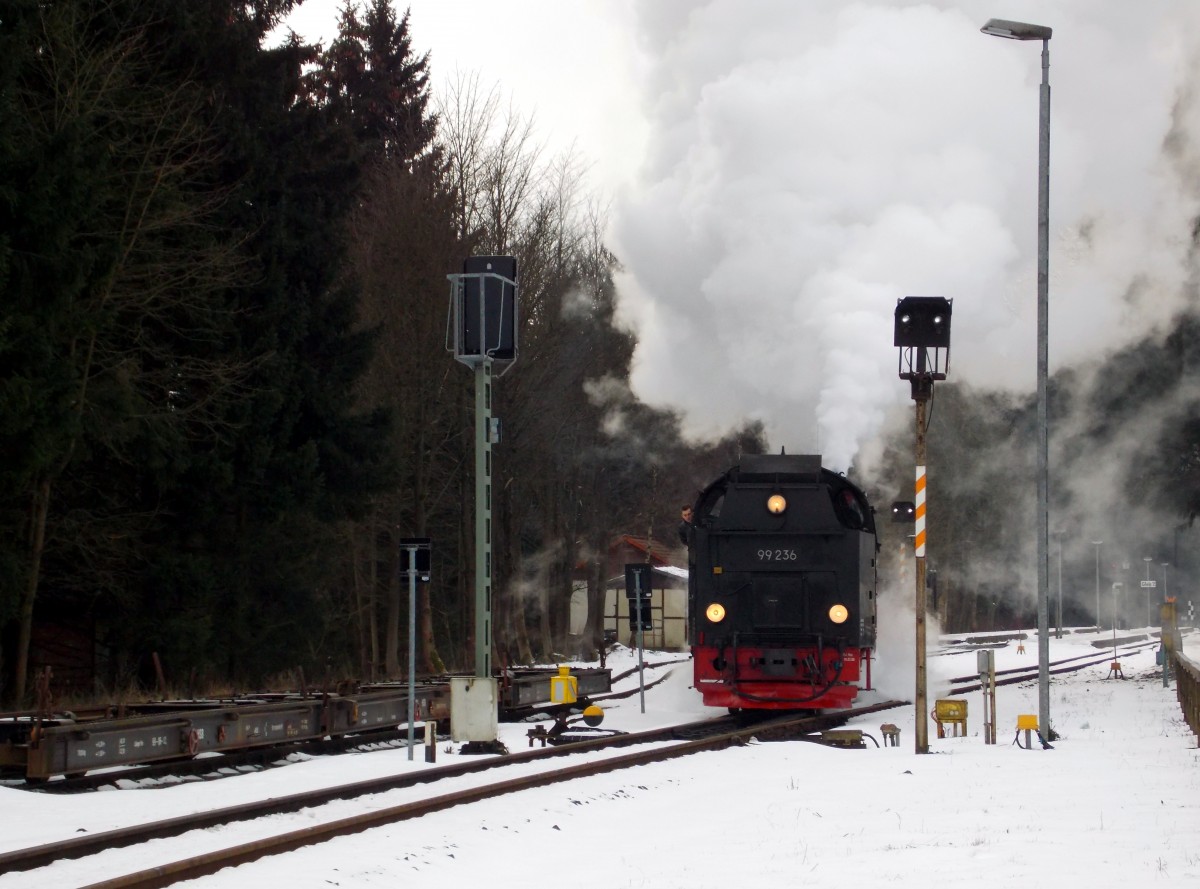 99 236 bei der Ausfahrt aus Drei-Annen-Hohne am 6.1.2015.Fotograf war mein Vater.