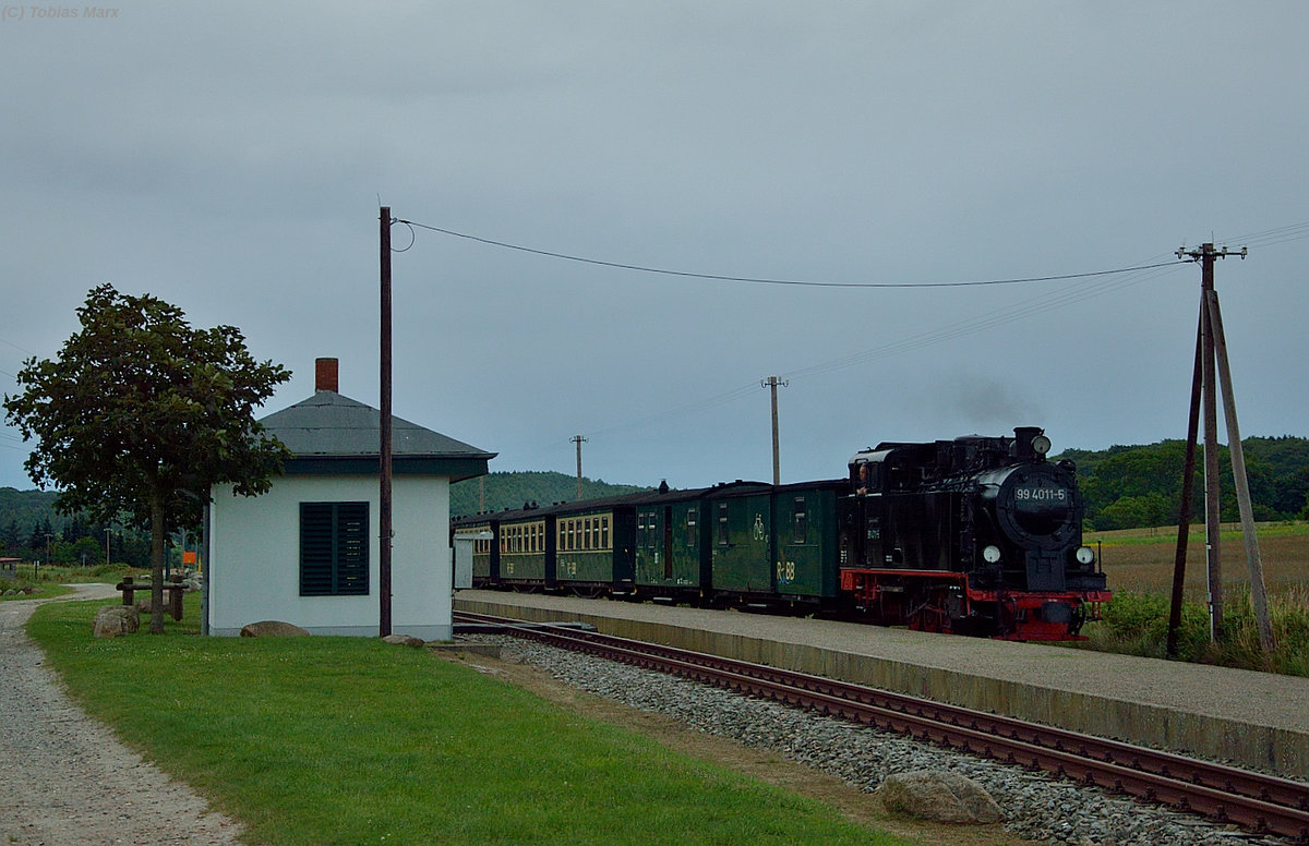 99 4011-5 bei der Durchfahrt durch Seelvitz mit P 112 am 18.07.2016