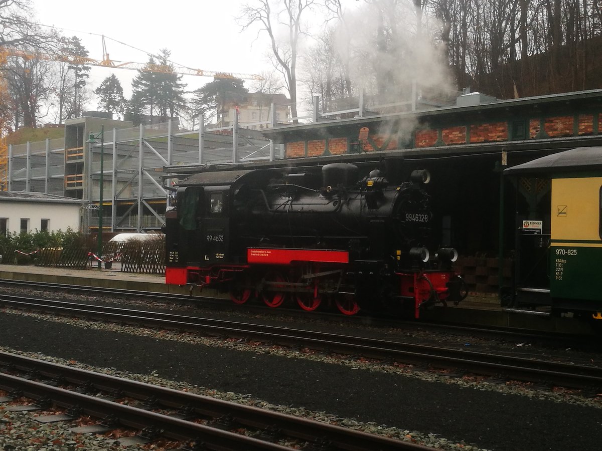 99 4632 der RBB im Bahnhof Ostseebad Ghren am 23.12.18