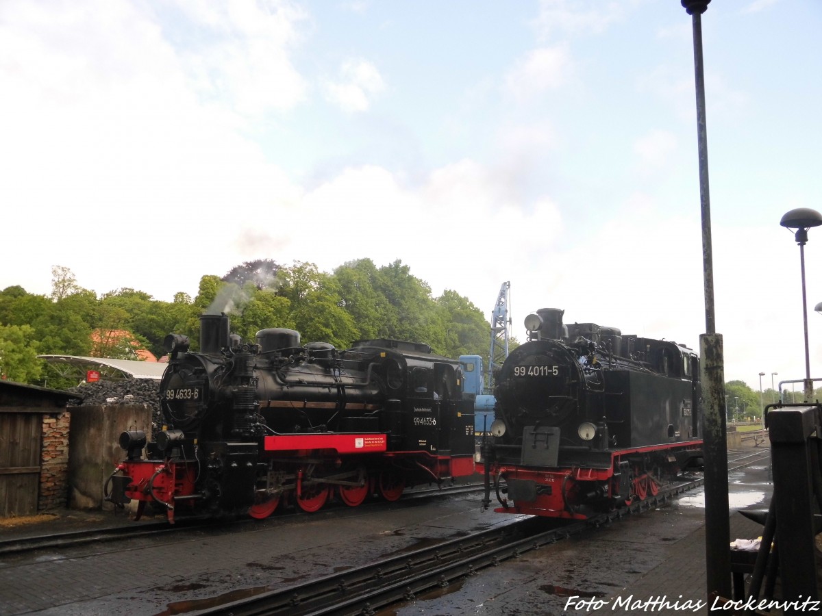 99 4633 und 99 4011 vor der Lokwerkstatt Putbus am 30.5.15