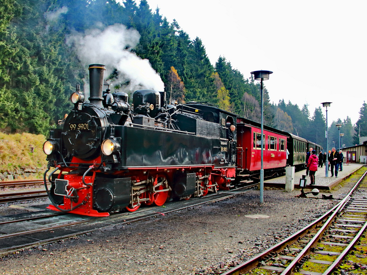 99 5901 in Schierke mit einem Sonderzug am 04. November 2017. 