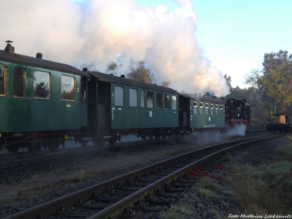 99 608 als P108 mit ziel Ostseebad Ghren nei der Ausfahrt aus Putbus am 14.10.13