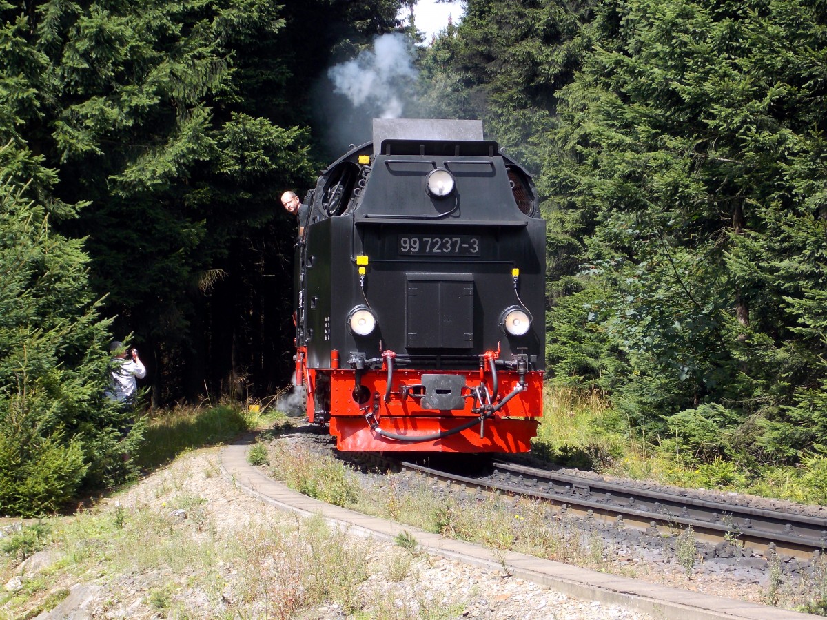 99 7237-3 bei der Einfahrt mit P 8932 in Schierke am 13.08.2014