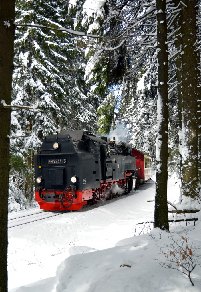 99 7241-5 kam mit N 8940 am 03.04.2015 vom Brocken kurz vor Schierke Bergab gerollt.