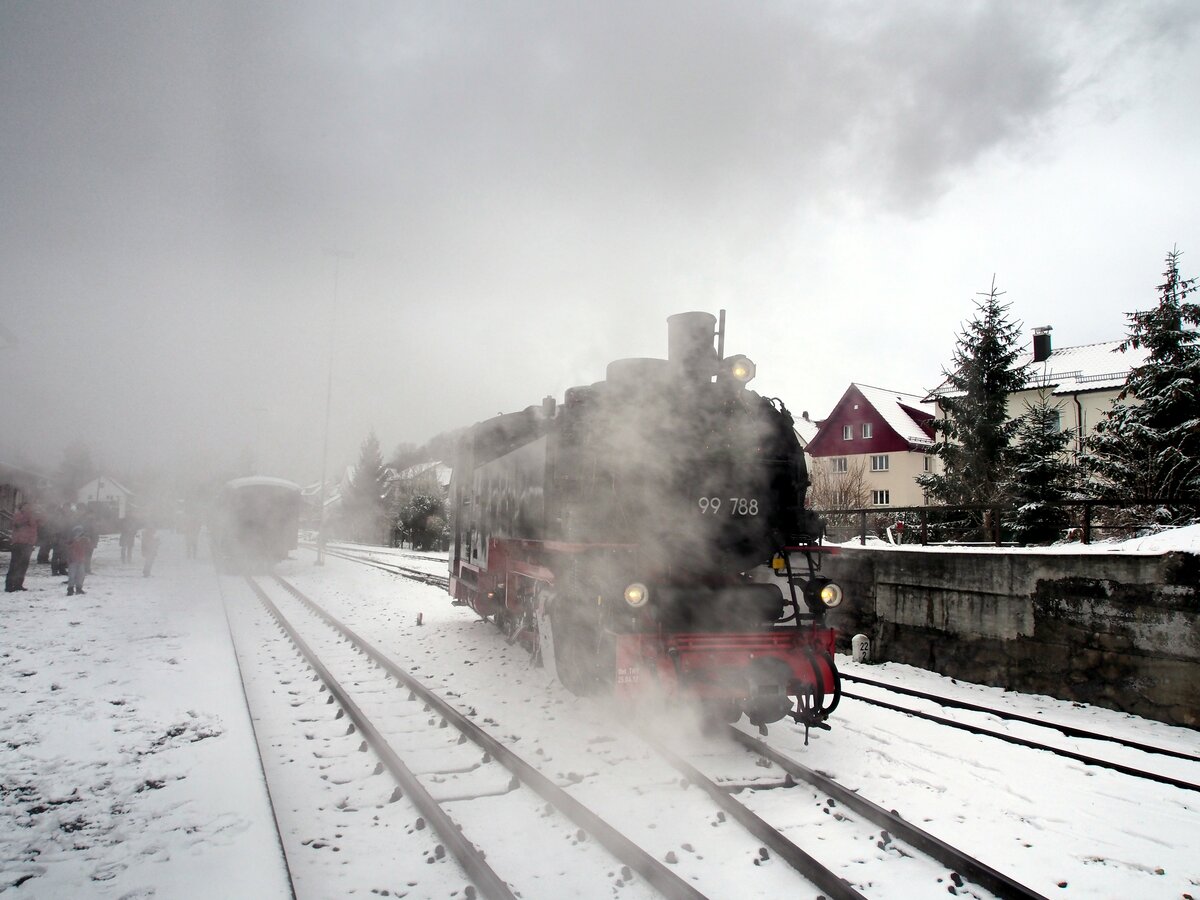 99 788 Nikolausfahrt beim Öchsle in Ochsenhausen am 28.11.2015.
