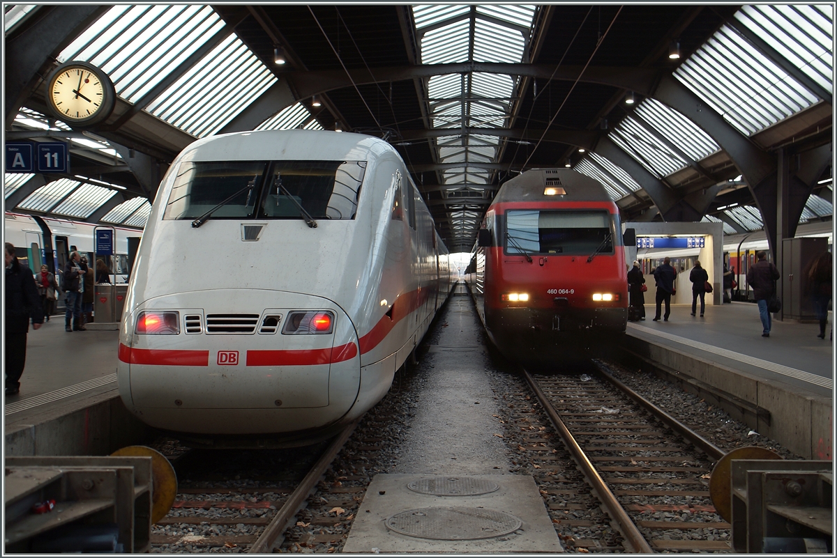 Ab dem Fahrplanwechsel enden die ICE aus Deutschland nicht mehr in Zürich Hb, sondern fahren (teilweise) bis Chur. 
Zürich HB, den 1. Dez. 2015