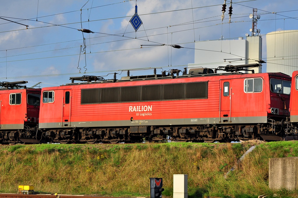 Abgestellt in Rostock-Seehafen am 10.10.2014 die 155 159.