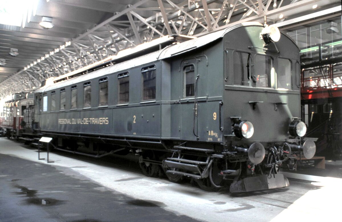 ABm 2/5 Nr.9 des Regional du Val de Travers im Verkehrshaus Luzern am 26.08.1999.