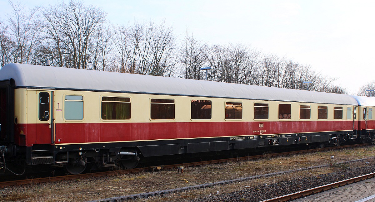 AKE Wagenperk: 1.Klasse Avmz111.2 registriert unter 61 80 19-95 021-0 D-DB, Unt/GfE/19.04.18, Husum 24.03.2022