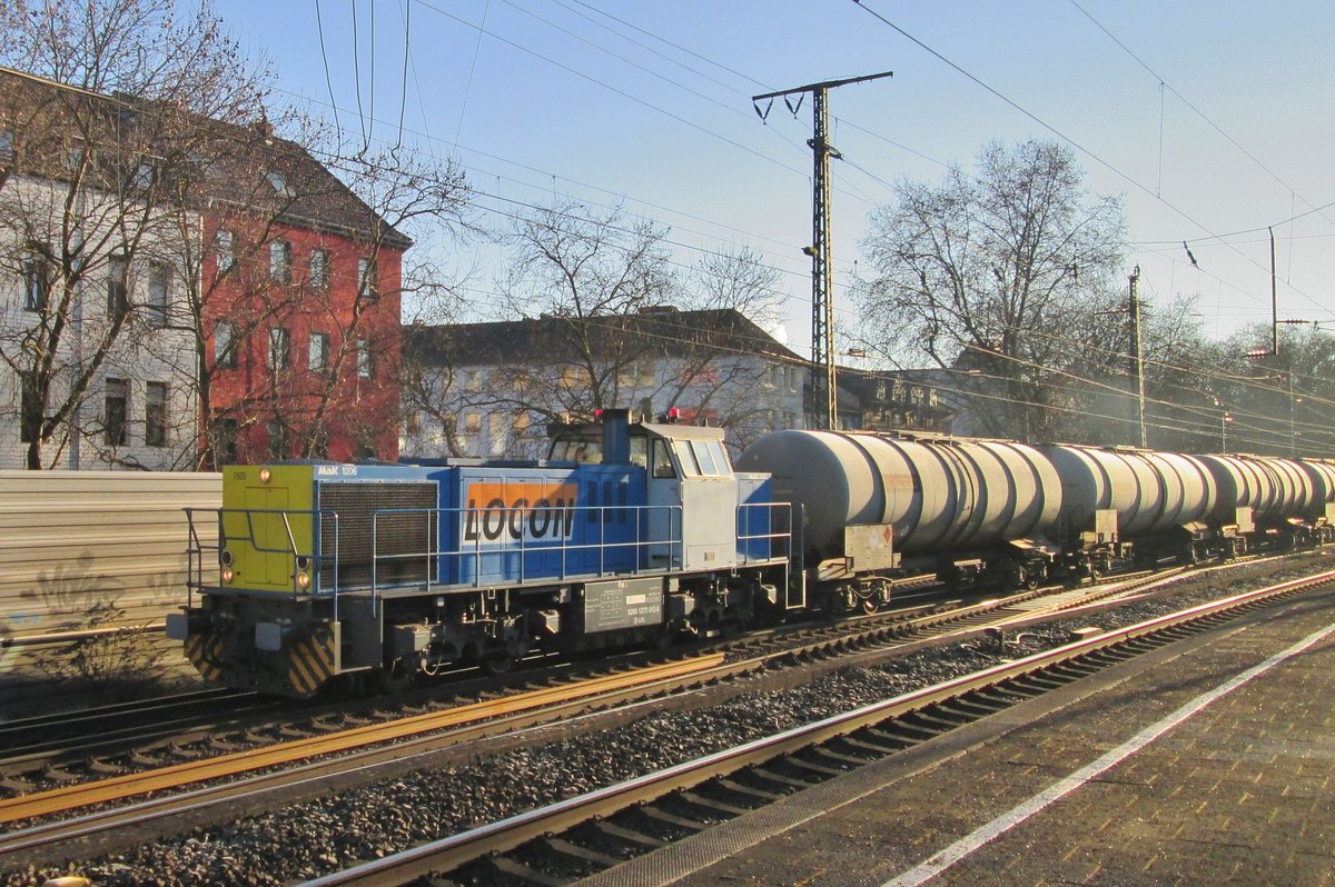 Alpha Trains 1505 zieht ein Kesselwagenzug durch Kln Sd am 20 Jnner 2017.