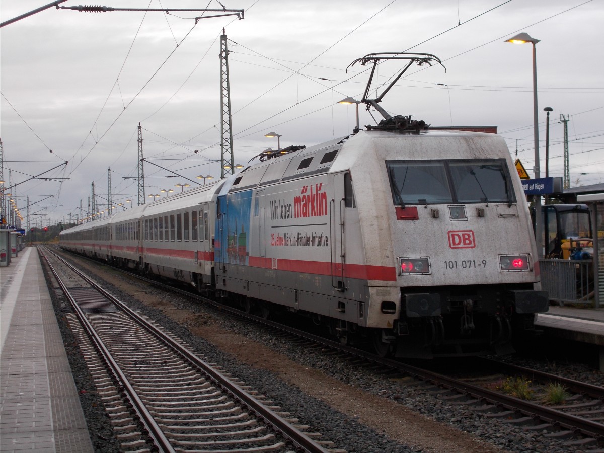 Als Schiebelok war 101 071,am 20.Oktober 2015,in Bergen/Rügen.