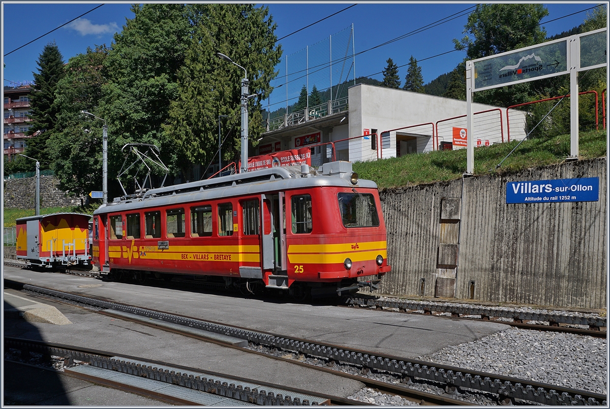 Als weitere berraschung erwartet mich der aufgebgelte BDeh 2/4 25 in Villars sur Ollon.
5. Sept. 2017