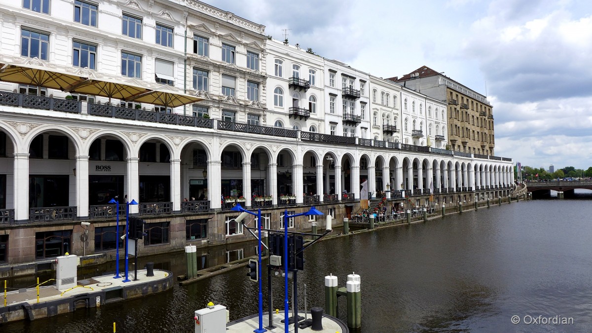 Alsterarkaden in Hamburg zum feineren und höherpreisigen Shoppen.