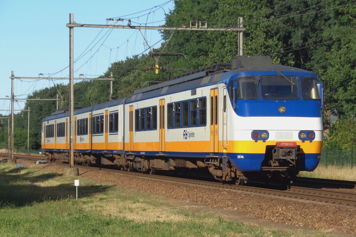 Am 1 Juli 2018 wird NS 2974 bei Alverna fotografiert. 