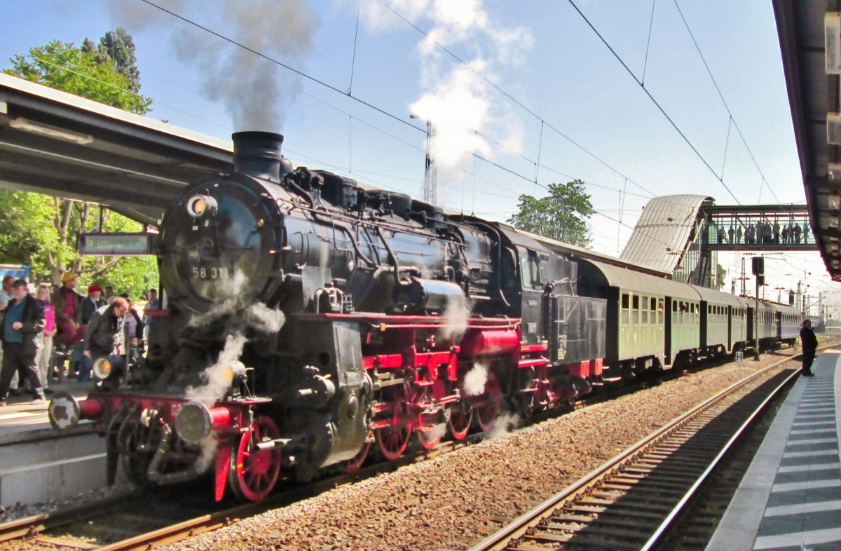 Am 1 Juni 2014 ist 58 311 mit Dampfzug aus Bad Durkheim in Neustadt (Weinstrasse) eingetroffen.