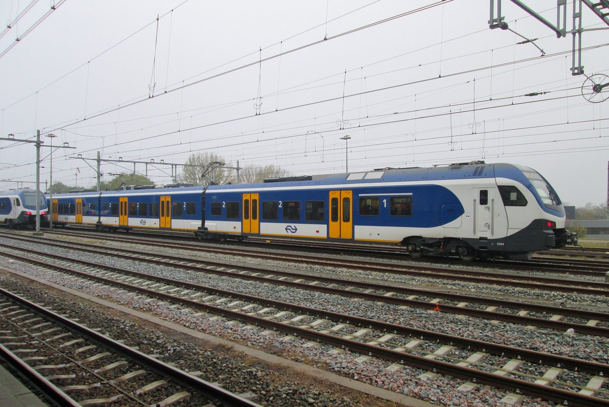 Am 10 November 2016 steht 2504 in Nijmegen, wartend auf die nächste Probefahrten.