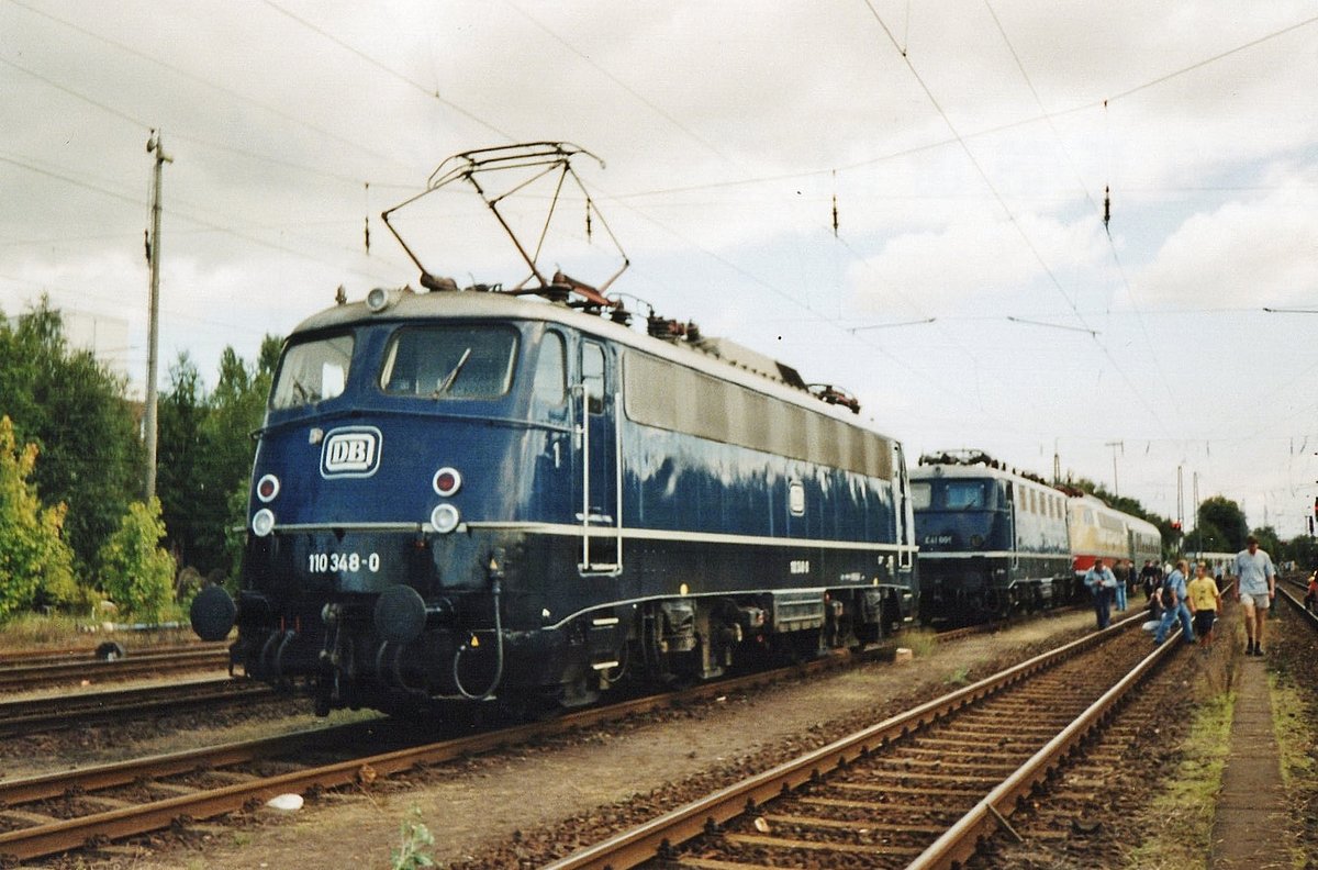 Am 10 September 1999 steht 110 348 bei einer Ausstellung in aachen west.