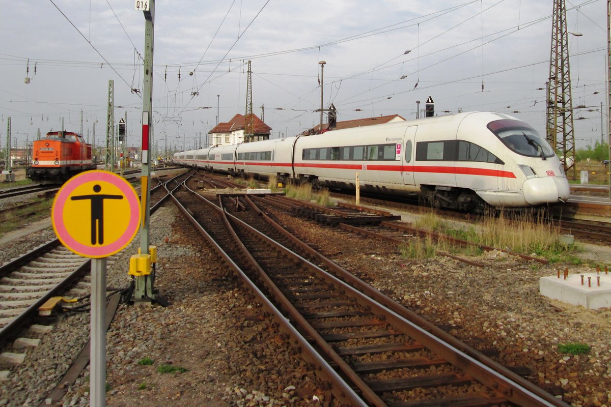 Am 11 April 2014 verlasst ICE 411 065 Leipzig Hbf. 