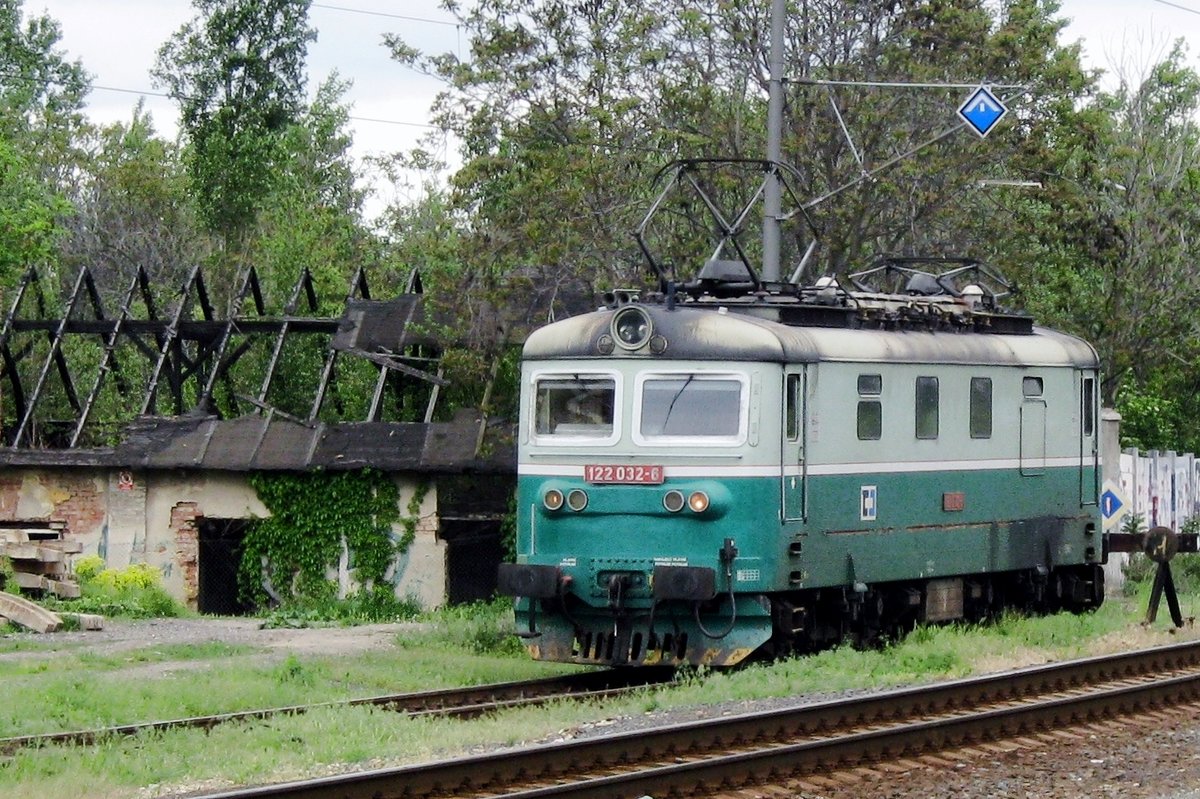 Am 14 Mai 2012 steht 122 032 abgestellt min Praha-Liben.