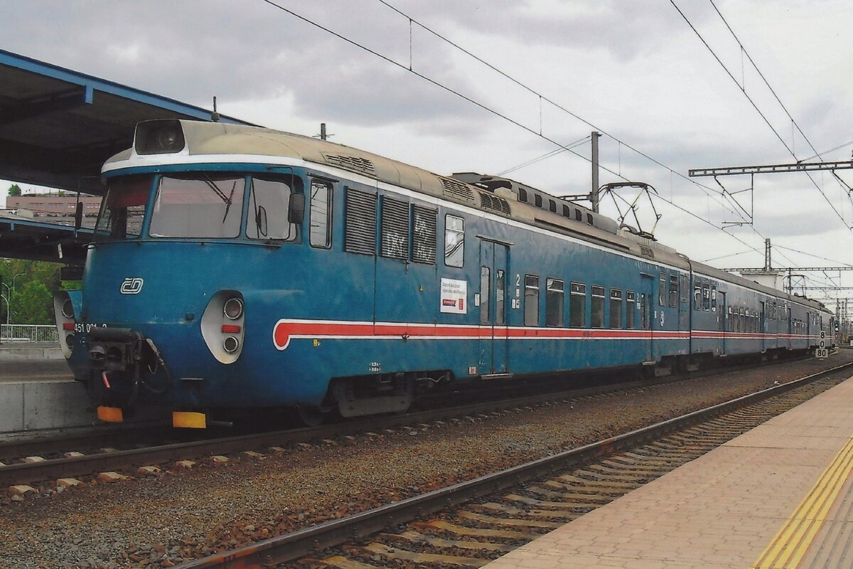 Am 14 Mai 2012 steht 451 072 in Praha-Masarykovo.