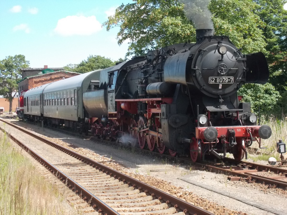 Am 14.Juni 2014 hielt 52 8079 ihre zweist�ndige Mittagspause in Bergen/R�gen.
