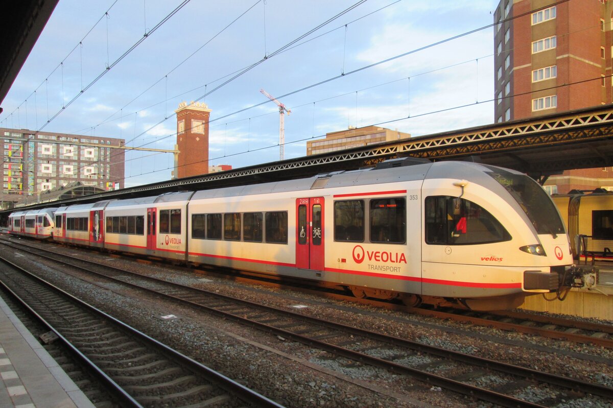 Am 16 Jänner 2015 steht VeoLia 353 in Nijmegen. Ab 2017 ist Veolia Transport ganz aus die Niederlände verschwunden.